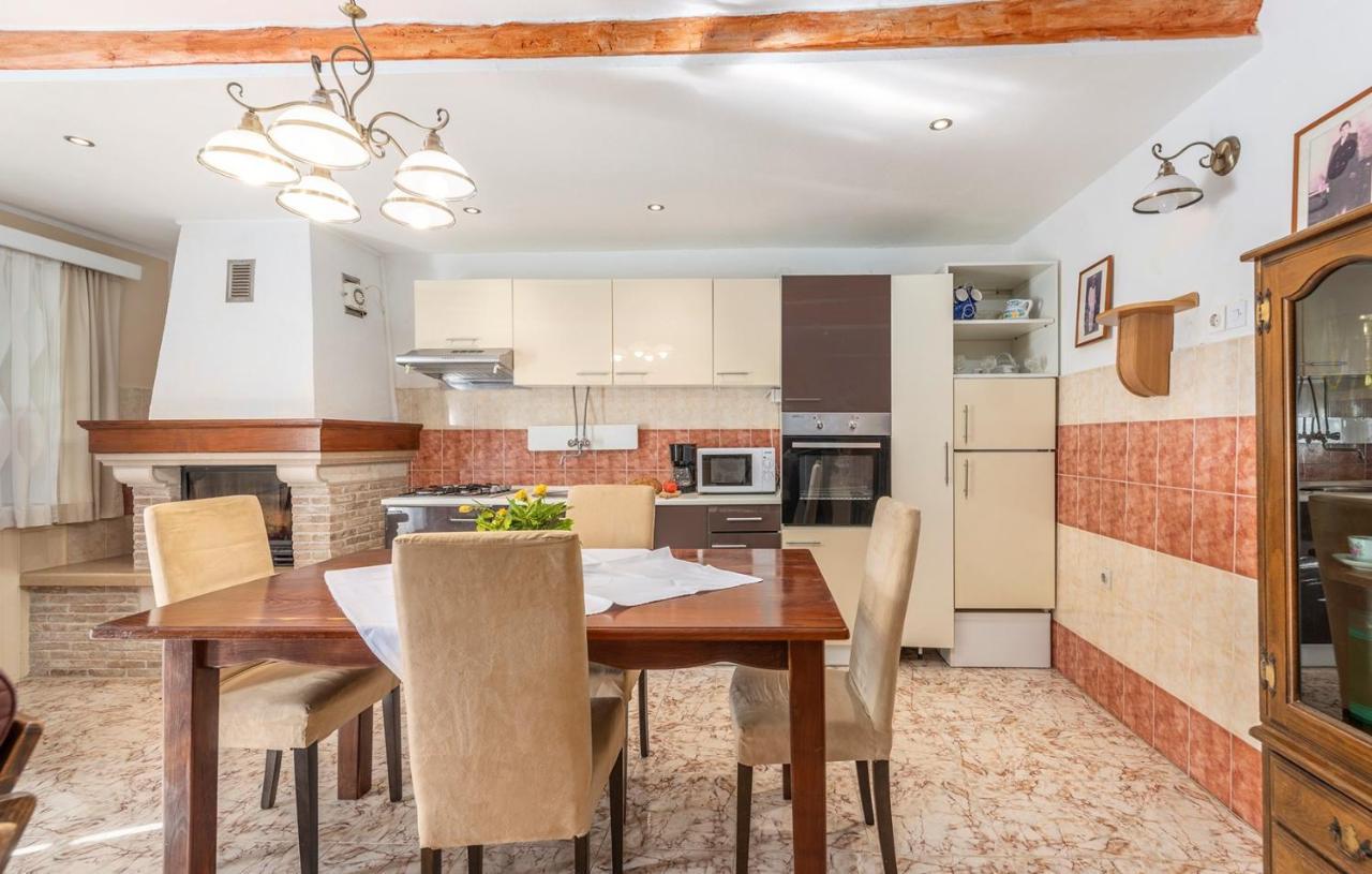فندق House Peresiji الغرفة الصورة