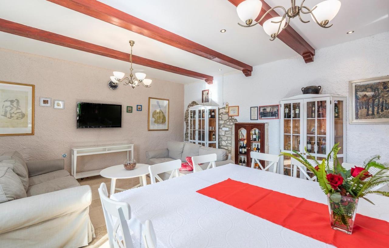 فندق House Peresiji الغرفة الصورة