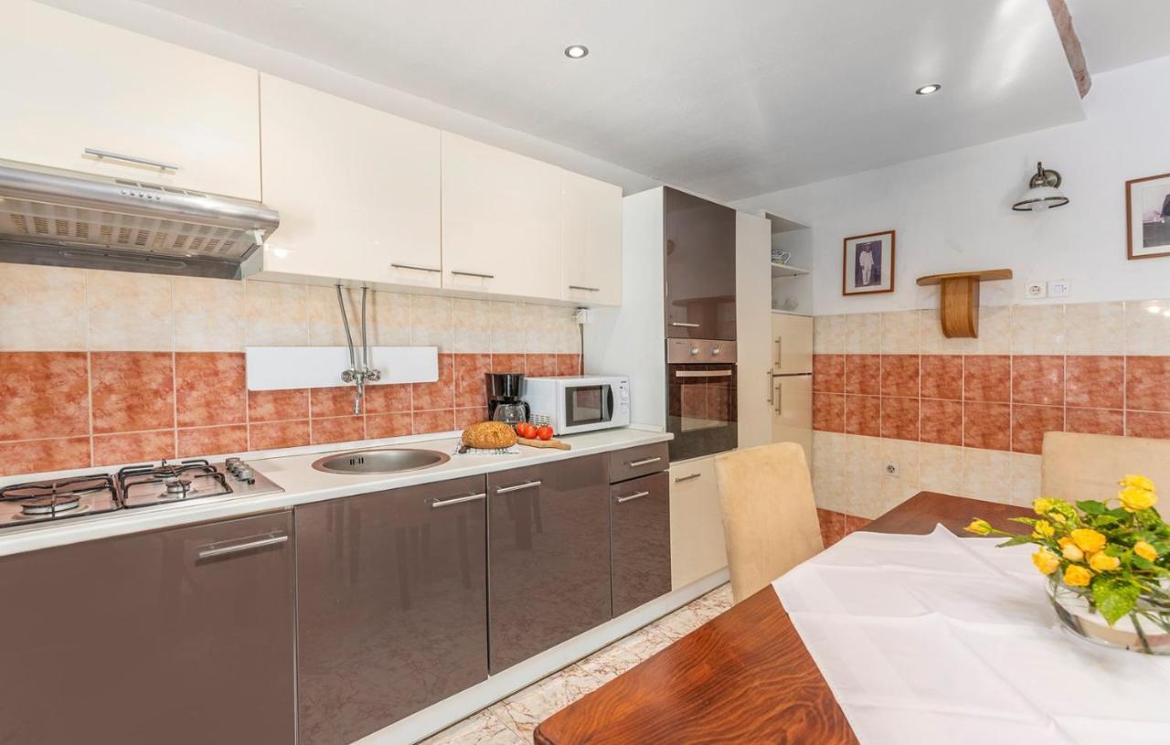 فندق House Peresiji الغرفة الصورة