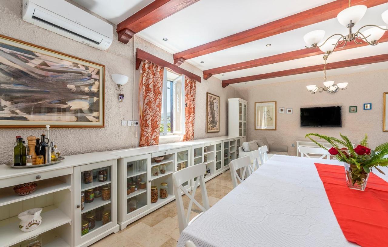 فندق House Peresiji الغرفة الصورة