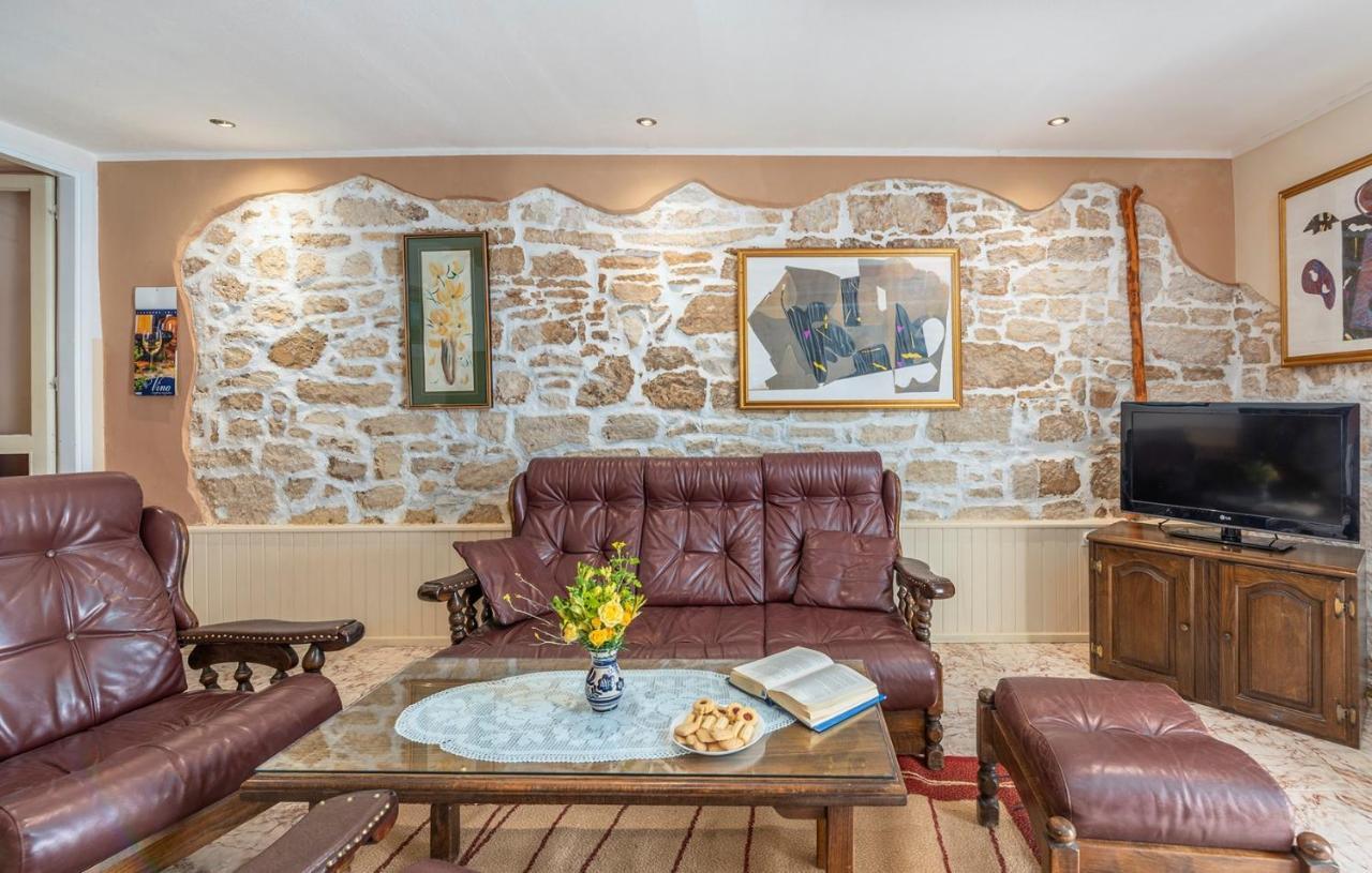 فندق House Peresiji الغرفة الصورة